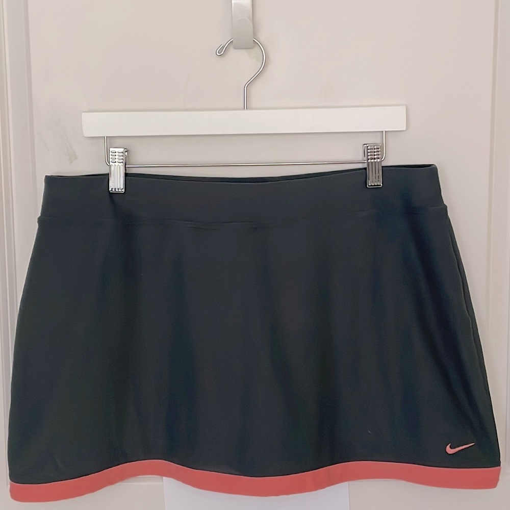 Nike Fit Dry Gray/Coral Tennis Skort XL